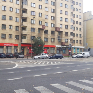 Na sprzedaż dwa sąsiadujące ze sobą lokale w Warszawie. Najemcą są banki.  ROI  w granicach 7 %