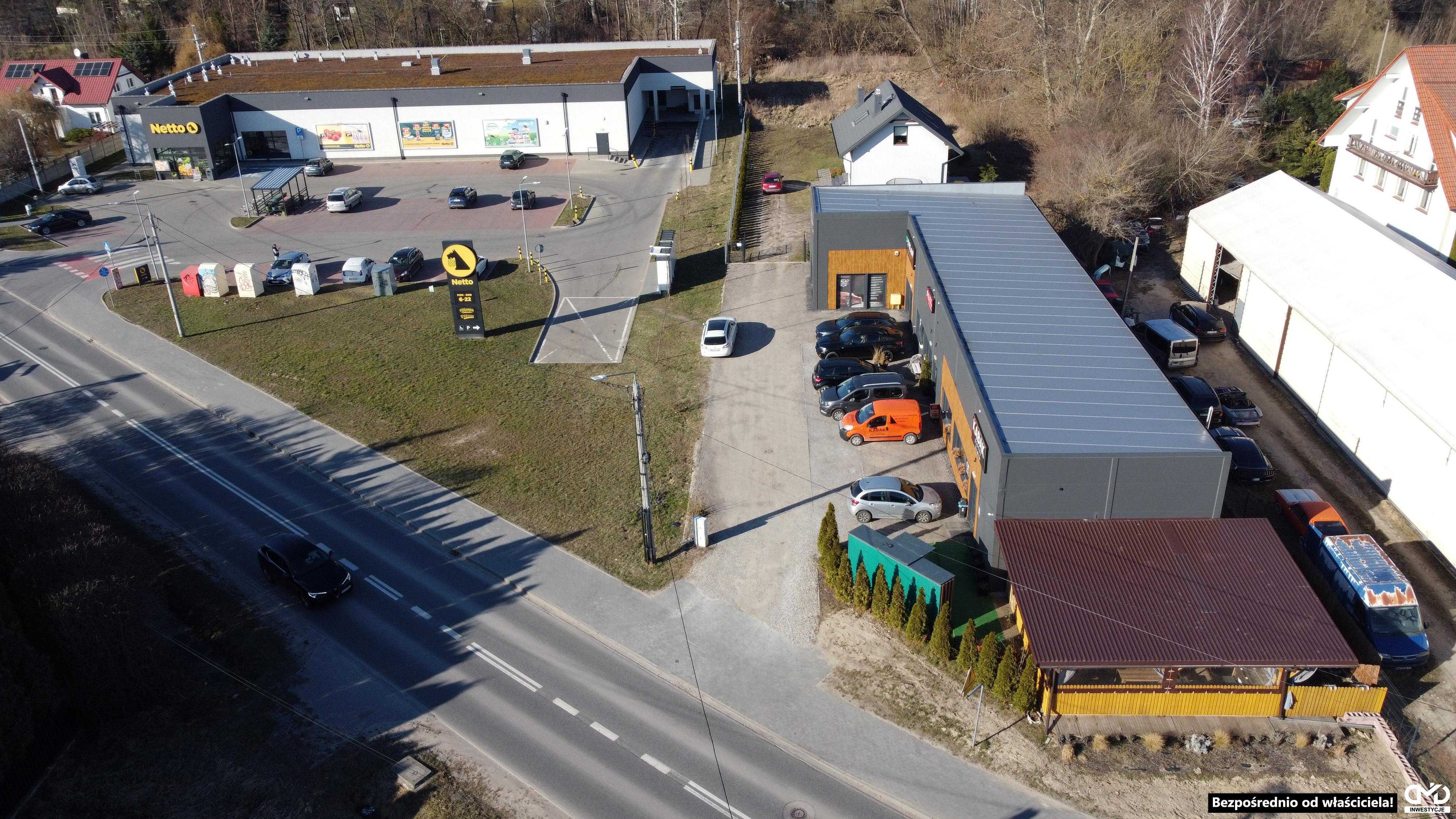 Pasaż Handlowo-Usługowy przy markecie